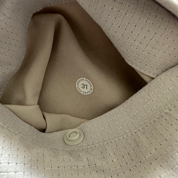 Lululemon Commission Short 9" Mesh Fabric - Picture 15 of 15